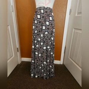 MAXI SKIRT NWOT
